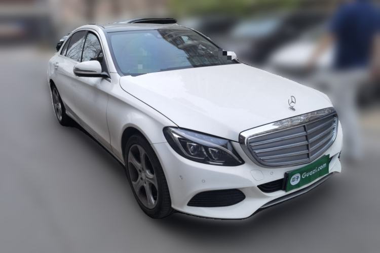Used Mercedes-Benz C-Class 2015 C 260 L Front Right 45 Deg