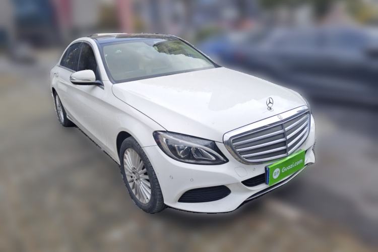 Used Mercedes-Benz C-Class 2015 Facelift C 200 L Front Right 45 Deg