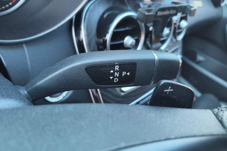Used Mercedes-Benz C-Class 2015 Revised C 200 L Sport Edition Gear Lever