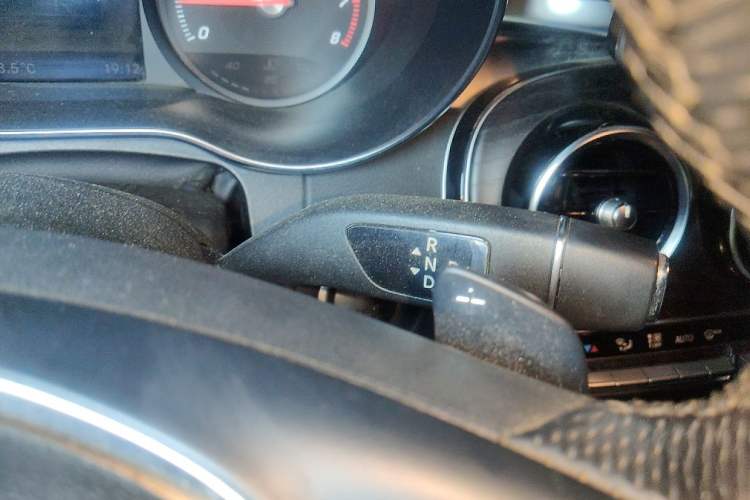 Used Mercedes-Benz C-Class 2015 C 200 L Sport Edition Gear Lever