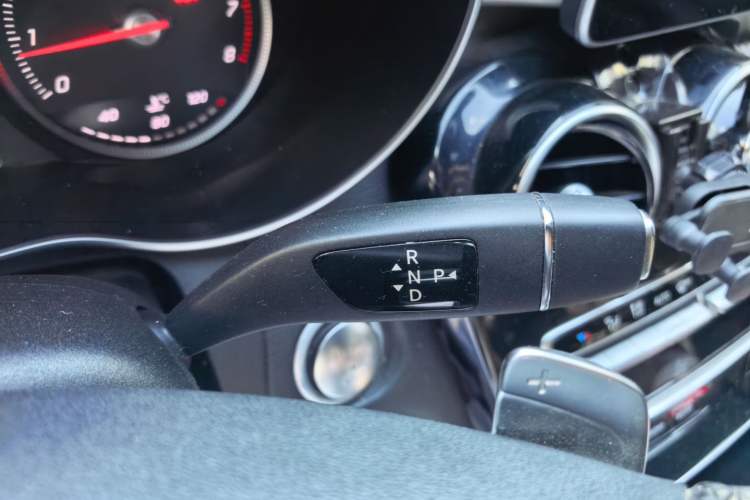 Used Mercedes-Benz C-Class 2015 C 200 Sport Edition Gear Lever