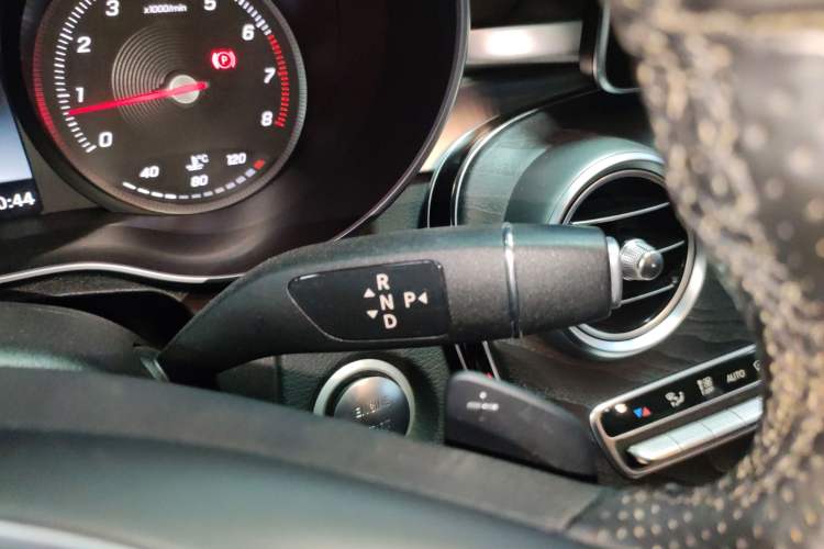 Used Mercedes-Benz C-Class 2015 C 200 station wagon Gear Lever