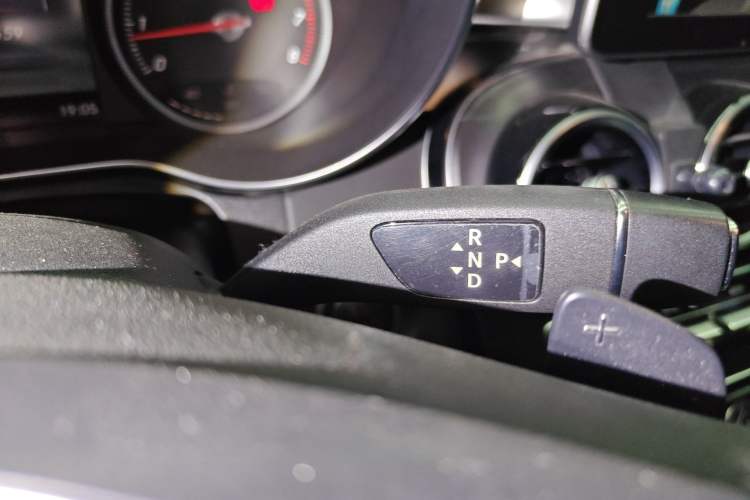 Used Mercedes-Benz C-Class 2015 Restyled C 180 L Sport Edition Gear Lever
