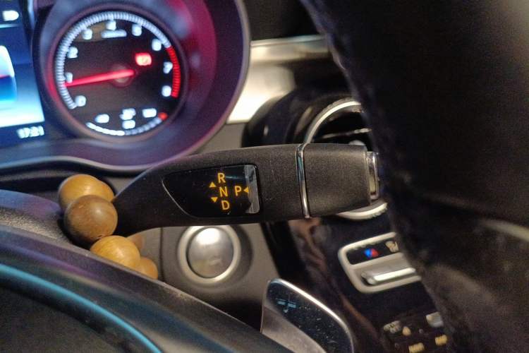 Used Mercedes-Benz C-Class 2015 C 200 Sport Edition 4MATIC Gear Lever