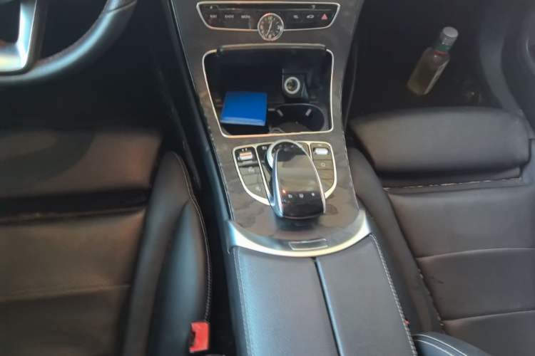 Used Mercedes-Benz C-Class 2015 Revised C 200 L Sport Edition Gear Lever
