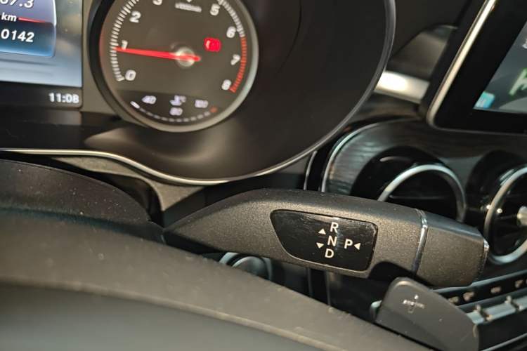 Used Mercedes-Benz C-Class 2015 C 200 L 4MATIC Sport Edition Gear Lever