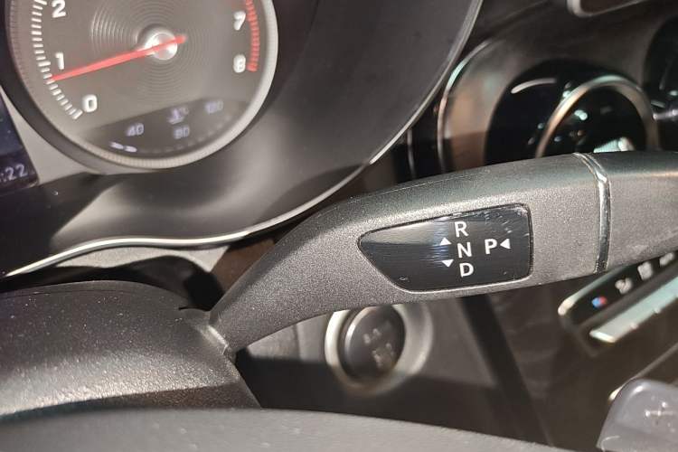 Used Mercedes-Benz C-Class 2015 C 180 L Sport Edition Gear Lever
