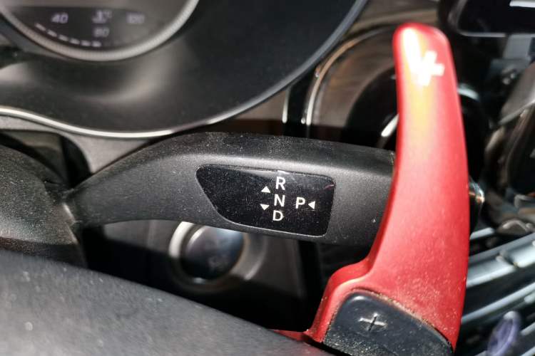 Used Mercedes-Benz C-Class 2015 Revised C 200 L Sport Edition Gear Lever