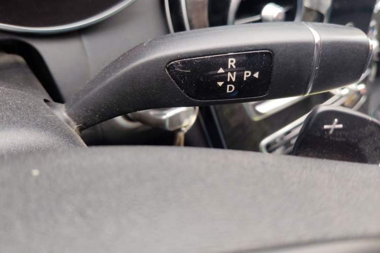 Used Mercedes-Benz C-Class 2015 Revised C 200 L Sport Edition Gear Lever