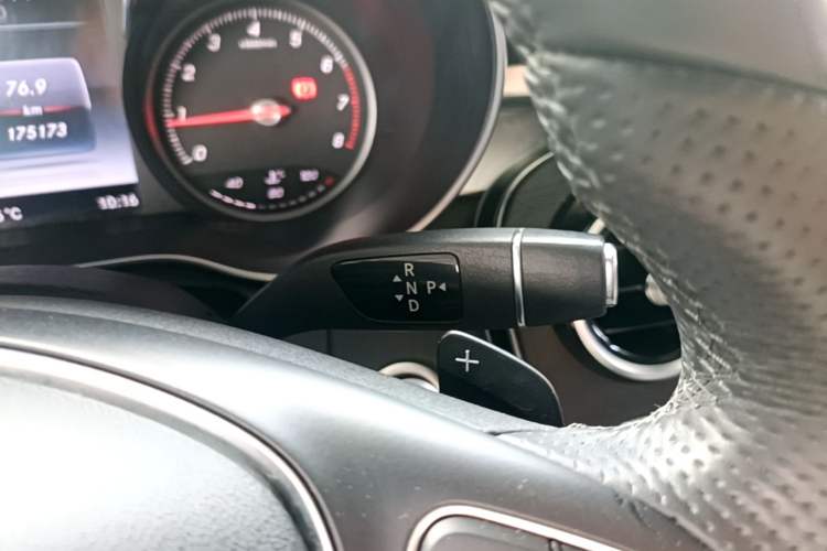 Used Mercedes-Benz C-Class 2015 Revised C 200 L Sport Edition Gear Lever