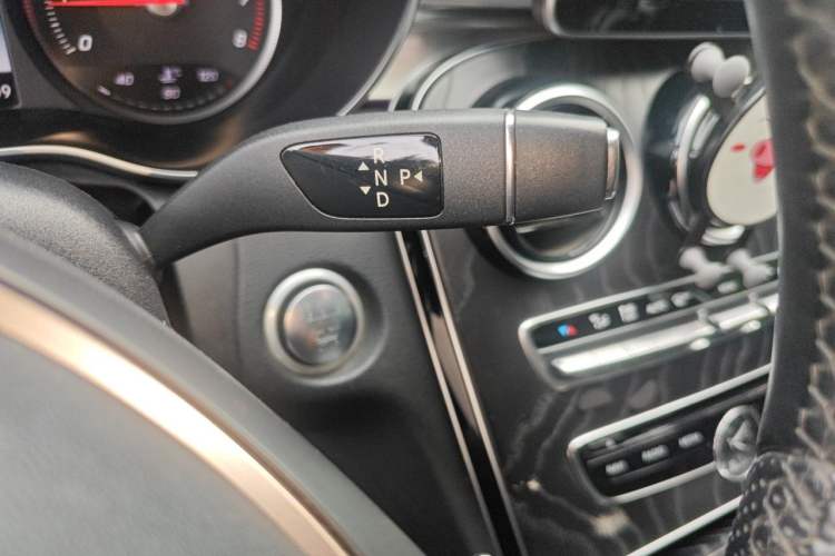 Used Mercedes-Benz C-Class 2015 Revised C 200 L Sport Edition Gear Lever