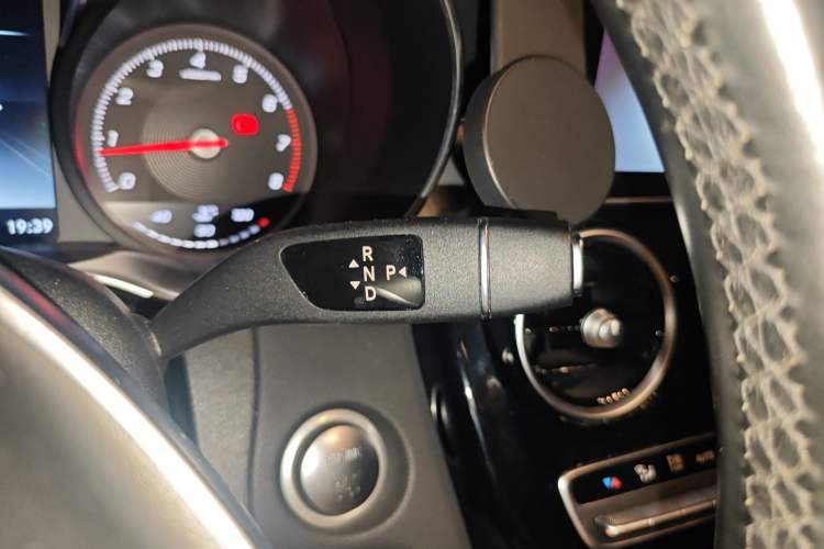 Used Mercedes-Benz C-Class 2015 C 200 Sport Edition Gear Lever