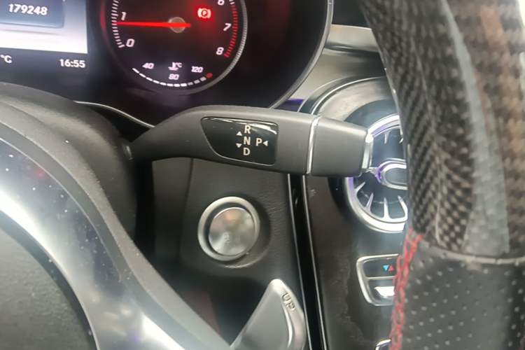 Used Mercedes-Benz C-Class 2015 Revised C 200 L Sport Edition Gear Lever
