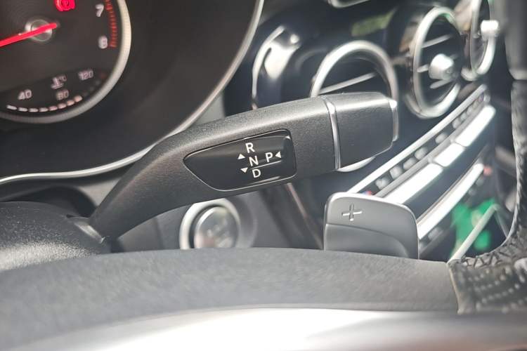 Used Mercedes-Benz C-Class 2015 C 200 Sport Edition Gear Lever