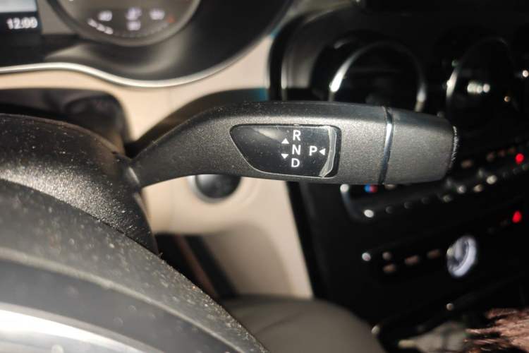 Used Mercedes-Benz C-Class 2015 C 260 L Sport Edition Gear Lever