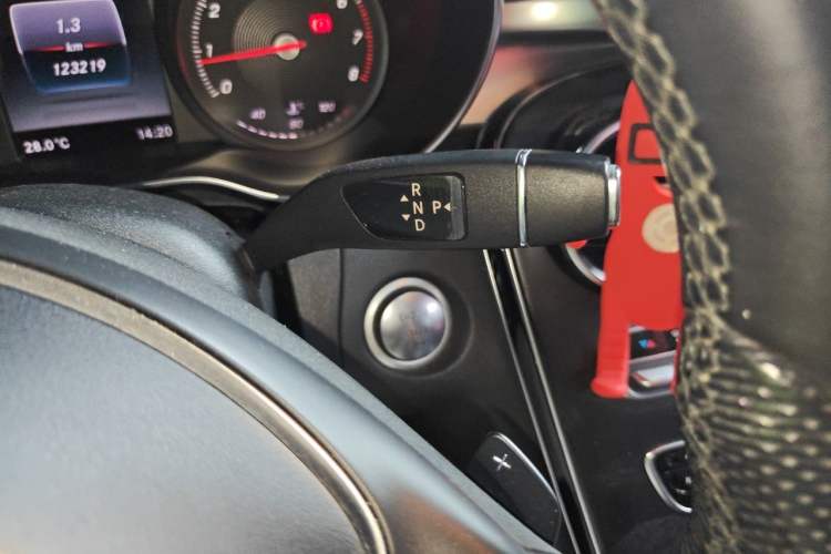 Used Mercedes-Benz C-Class 2015 Revised C 200 L Sport Edition Gear Lever