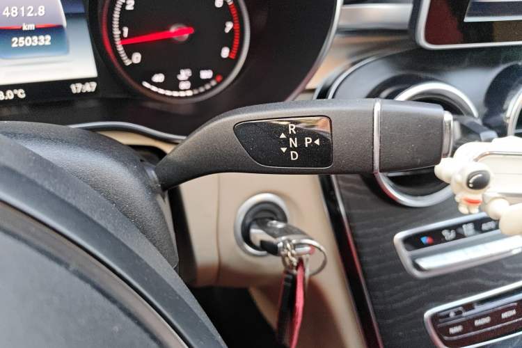 Used Mercedes-Benz C-Class 2015 C 180 L Sport Edition Gear Lever