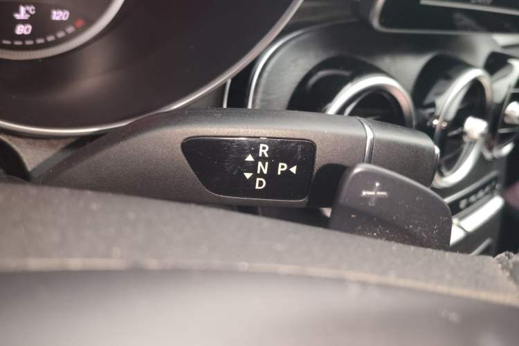 Used Mercedes-Benz C-Class 2015 Restyled C 180 L Sport Edition Gear Lever