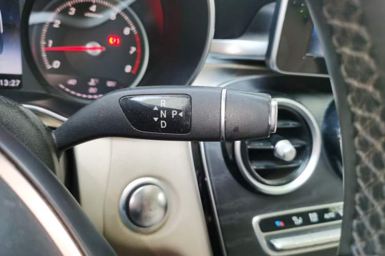 Used Mercedes-Benz C-Class 2015 Restyled C 180 L Sport Edition Gear Lever