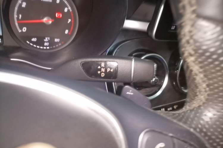 Used Mercedes-Benz C-Class 2015 C 200 L Sport Edition Gear Lever