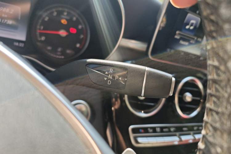 Used Mercedes-Benz C-Class 2015 C 200 Sport Edition Gear Lever