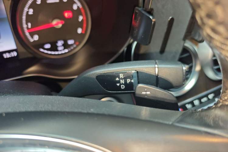 Used Mercedes-Benz C-Class 2015 Facelift C 200 L Gear Lever