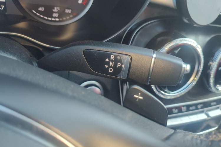 Used Mercedes-Benz C-Class 2015 C 180 L Sport Edition Gear Lever