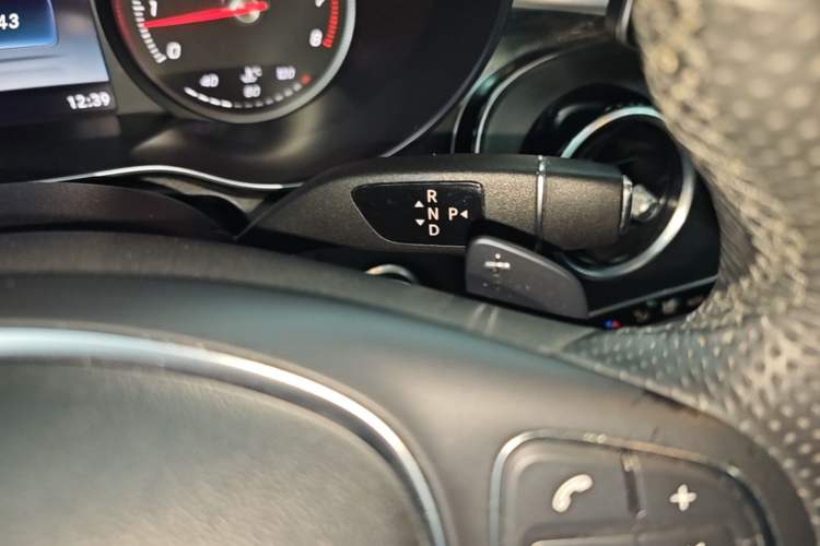 Used Mercedes-Benz C-Class 2015 Restyled C 180 L Sport Edition Gear Lever