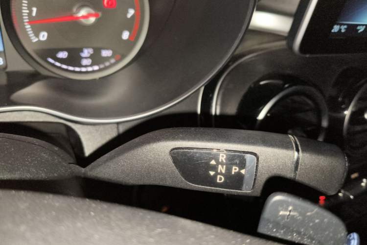 Used Mercedes-Benz C-Class 2015 C 200 L 4MATIC Sport Edition Gear Lever