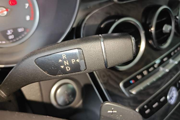 Used Mercedes-Benz C-Class 2015 Revised C 200 L Sport Edition Gear Lever