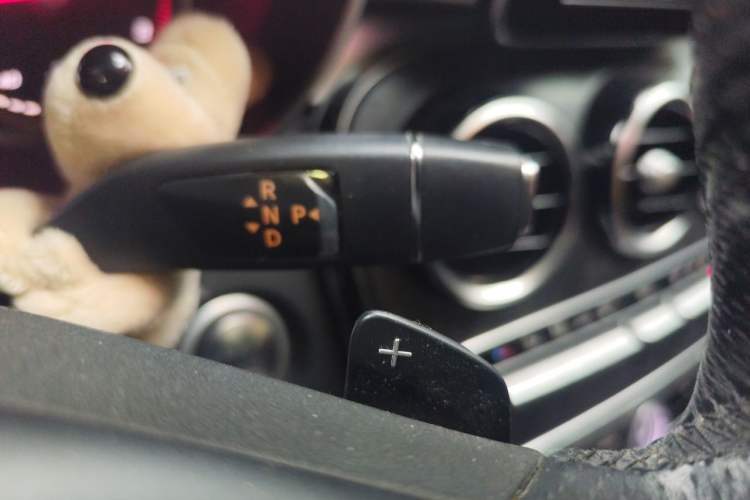 Used Mercedes-Benz C-Class 2015 Revised C 200 L Sport Edition Gear Lever