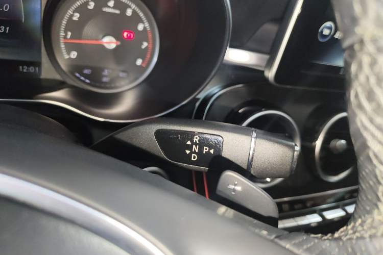 Used Mercedes-Benz C-Class 2015 Restyled C 180 L Sport Edition Gear Lever