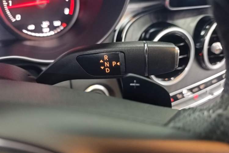 Used Mercedes-Benz C-Class 2015 Revised C 200 L Sport Edition Gear Lever