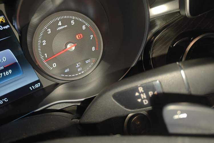 Used Mercedes-Benz C-Class 2015 Revised C 200 L Sport Edition Gear Lever