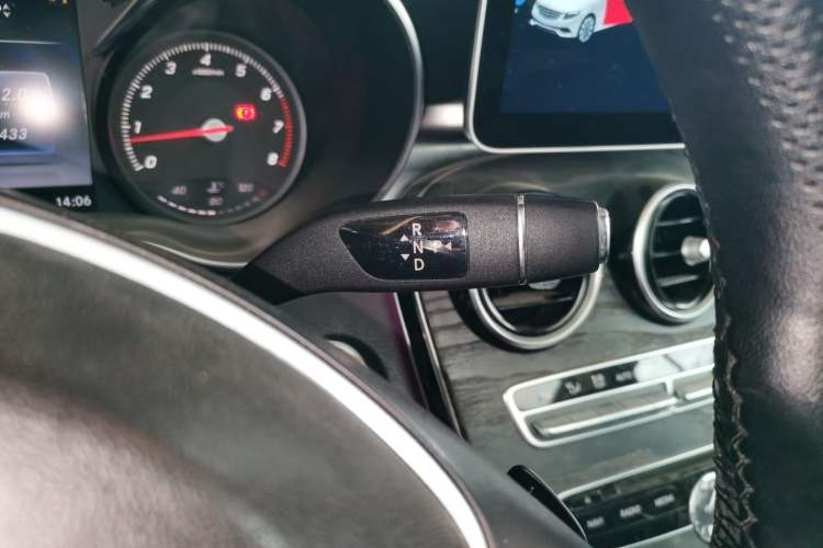 Used Mercedes-Benz C-Class 2015 Revised C 200 L Sport Edition Gear Lever