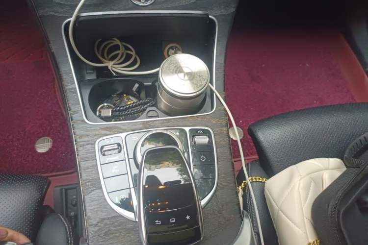 Used Mercedes-Benz C-Class 2015 Revised C 200 L Sport Edition Gear Lever