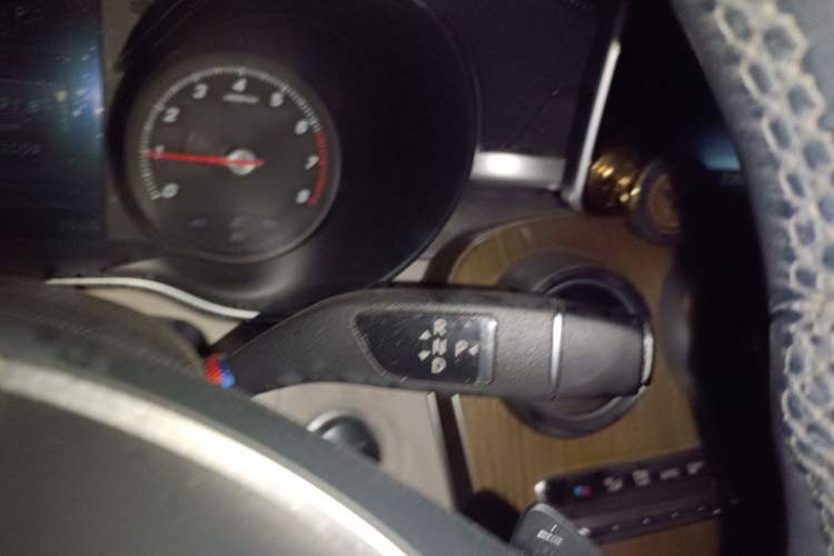 Used Mercedes-Benz C-Class 2015 C 200 L Gear Lever