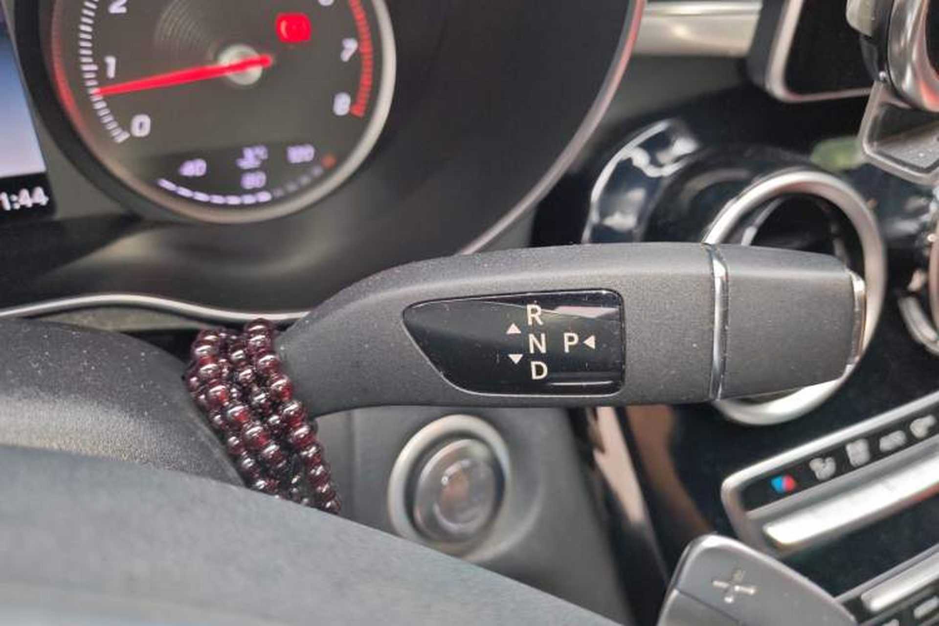 Used Mercedes-Benz C-Class 2015 C 200 Sport Edition 4MATIC Gear Lever