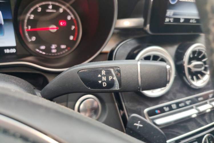 Used Mercedes-Benz C-Class 2015 Revised C 200 L Sport Edition Gear Lever