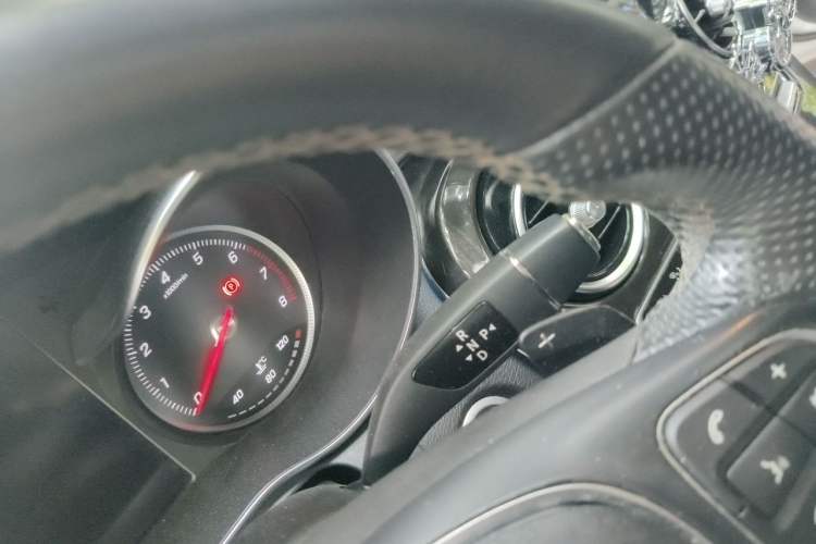 Used Mercedes-Benz C-Class 2015 Restyled C 180 L Sport Edition Gear Lever