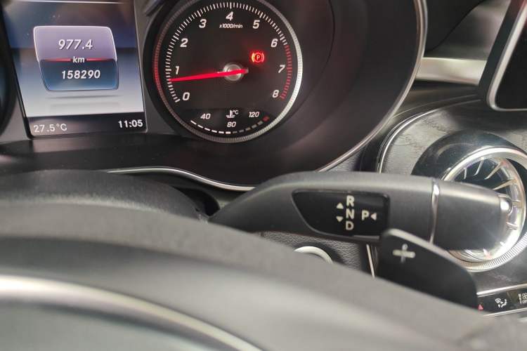 Used Mercedes-Benz C-Class 2015 Revised C 200 L Sport Edition Gear Lever