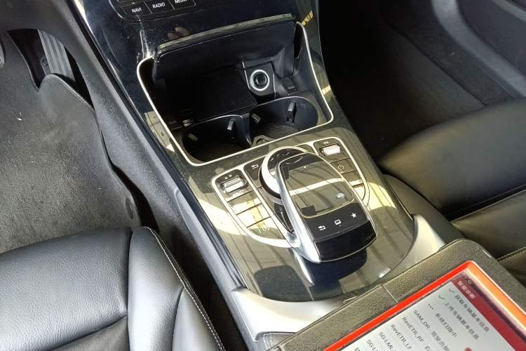 Used Mercedes-Benz C-Class 2015 C 300 Sport Edition Gear Lever