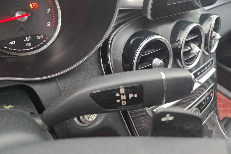 Used Mercedes-Benz C-Class 2015 Revised C 200 L Sport Edition Gear Lever