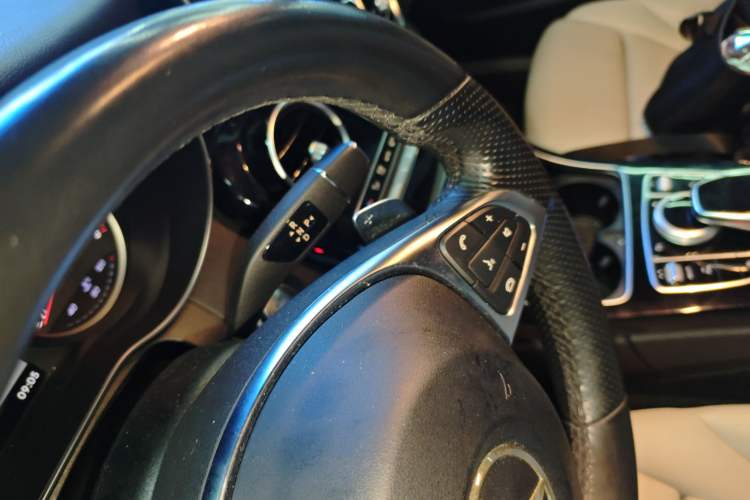 Used Mercedes-Benz C-Class 2015 C 200 Sport Edition 4MATIC Gear Lever