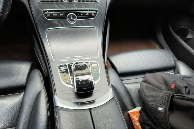 Used Mercedes-Benz C-Class 2015 Restyled C 180 L Sport Edition Gear Lever