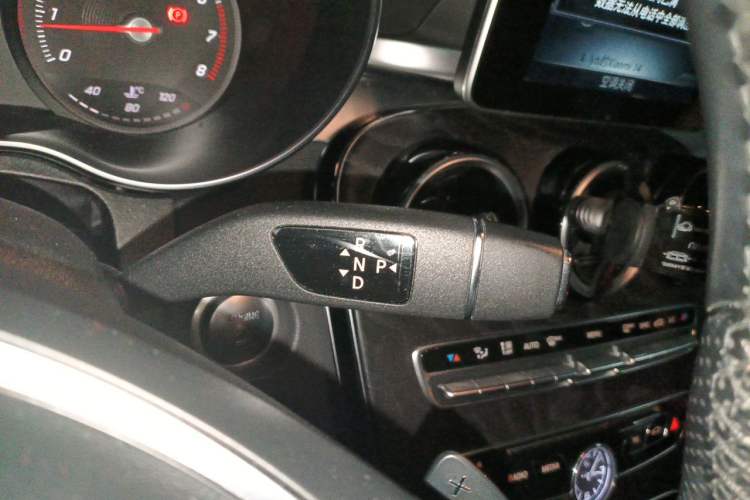Used Mercedes-Benz C-Class 2015 Restyled C 180 L Sport Edition Gear Lever