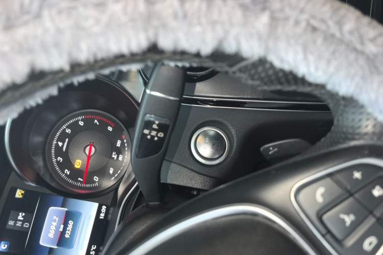 Used Mercedes-Benz C-Class 2015 Revised C 200 L Sport Edition Gear Lever