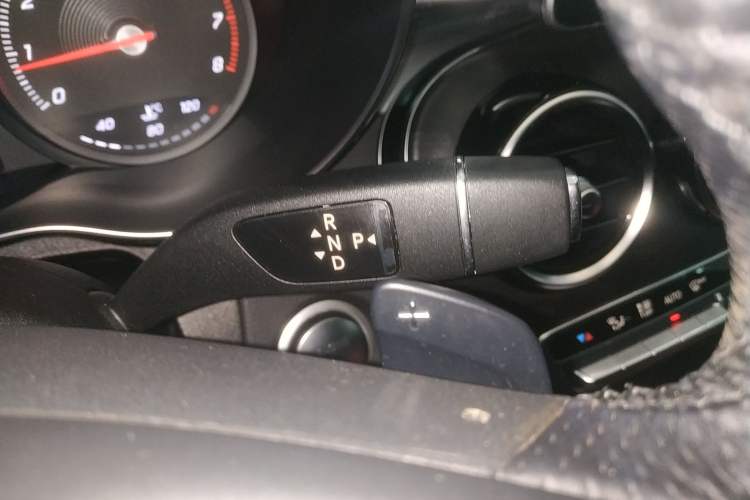 Used Mercedes-Benz C-Class 2015 C 200 L Sport Edition Gear Lever