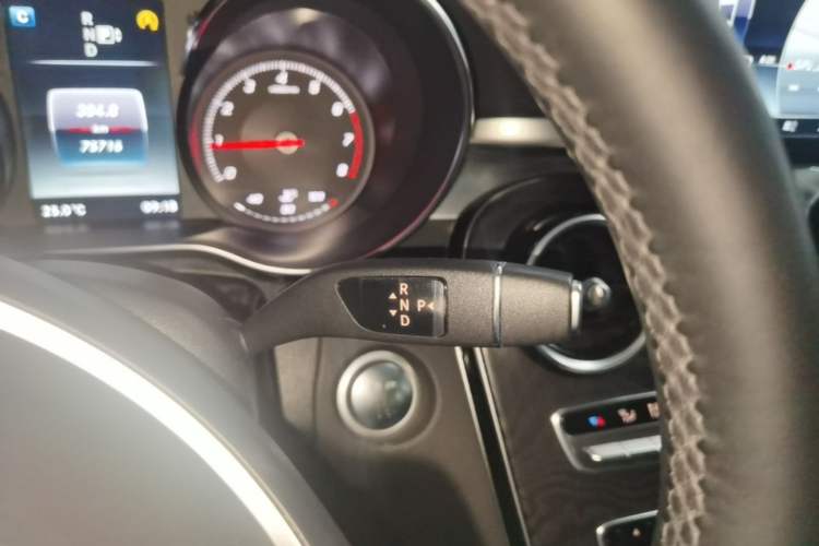 Used Mercedes-Benz C-Class 2015 C 180 L Sport Edition Gear Lever