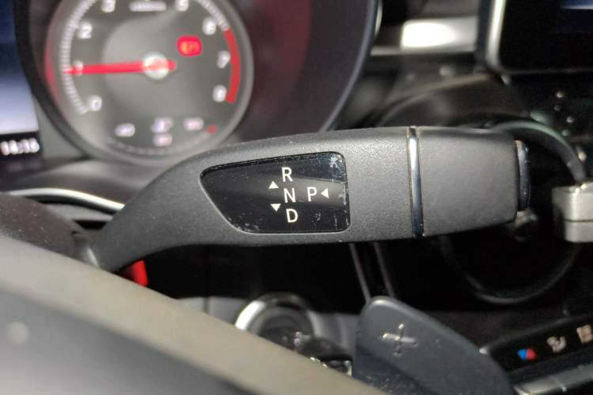Used Mercedes-Benz C-Class 2015 Revised C 200 L Sport Edition Gear Lever